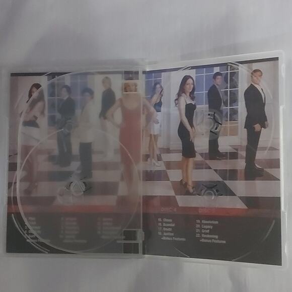 Revenge: The Complete First Season DVD TV Series Media Series Binge Watch Cozy - Picture 4 of 5